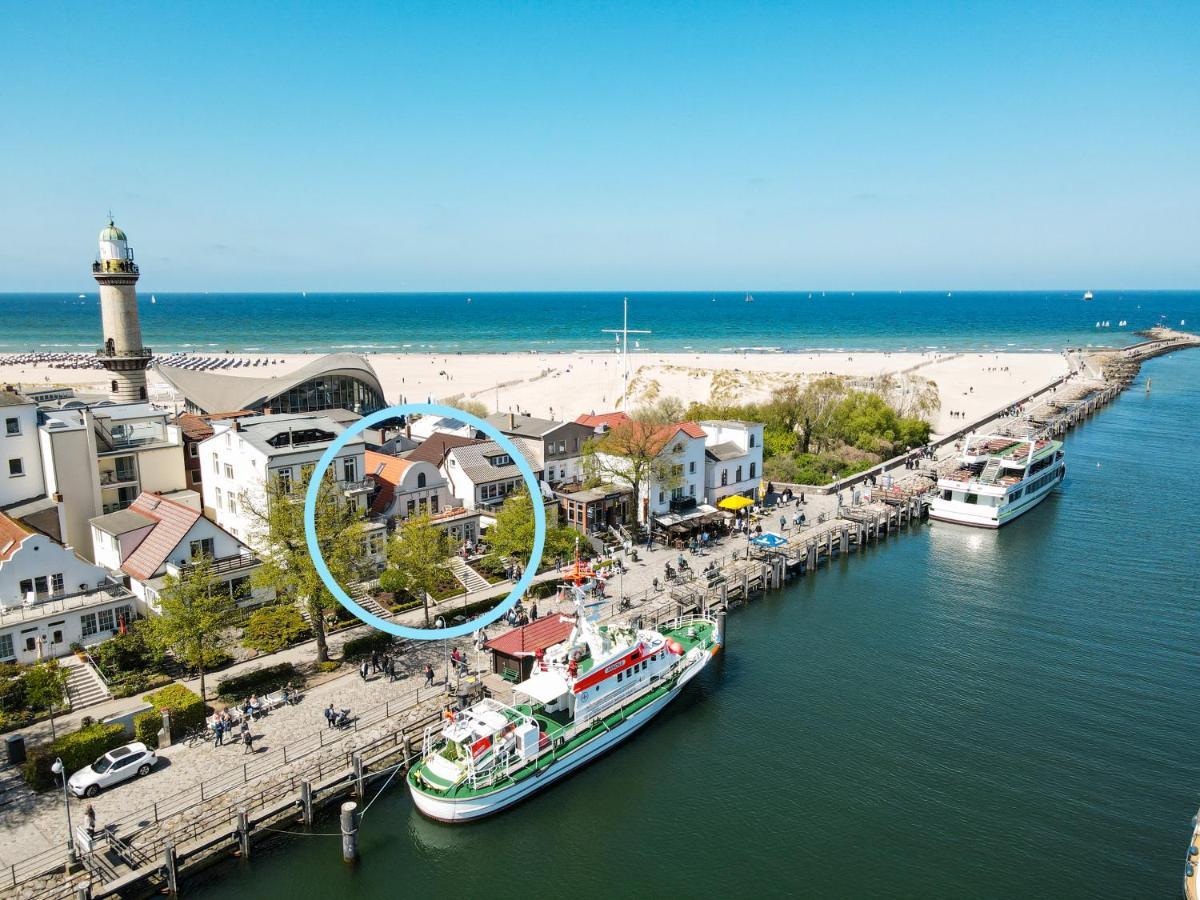 Kapitaenshaus In Wasserlage! Traumapartments Warnemuende ロストック エクステリア 写真
