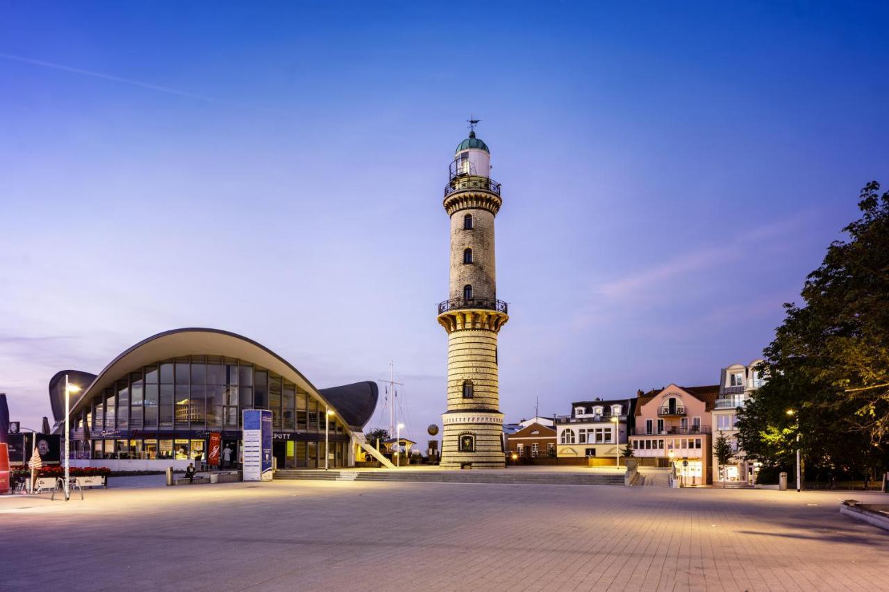 Kapitaenshaus In Wasserlage! Traumapartments Warnemuende ロストック エクステリア 写真